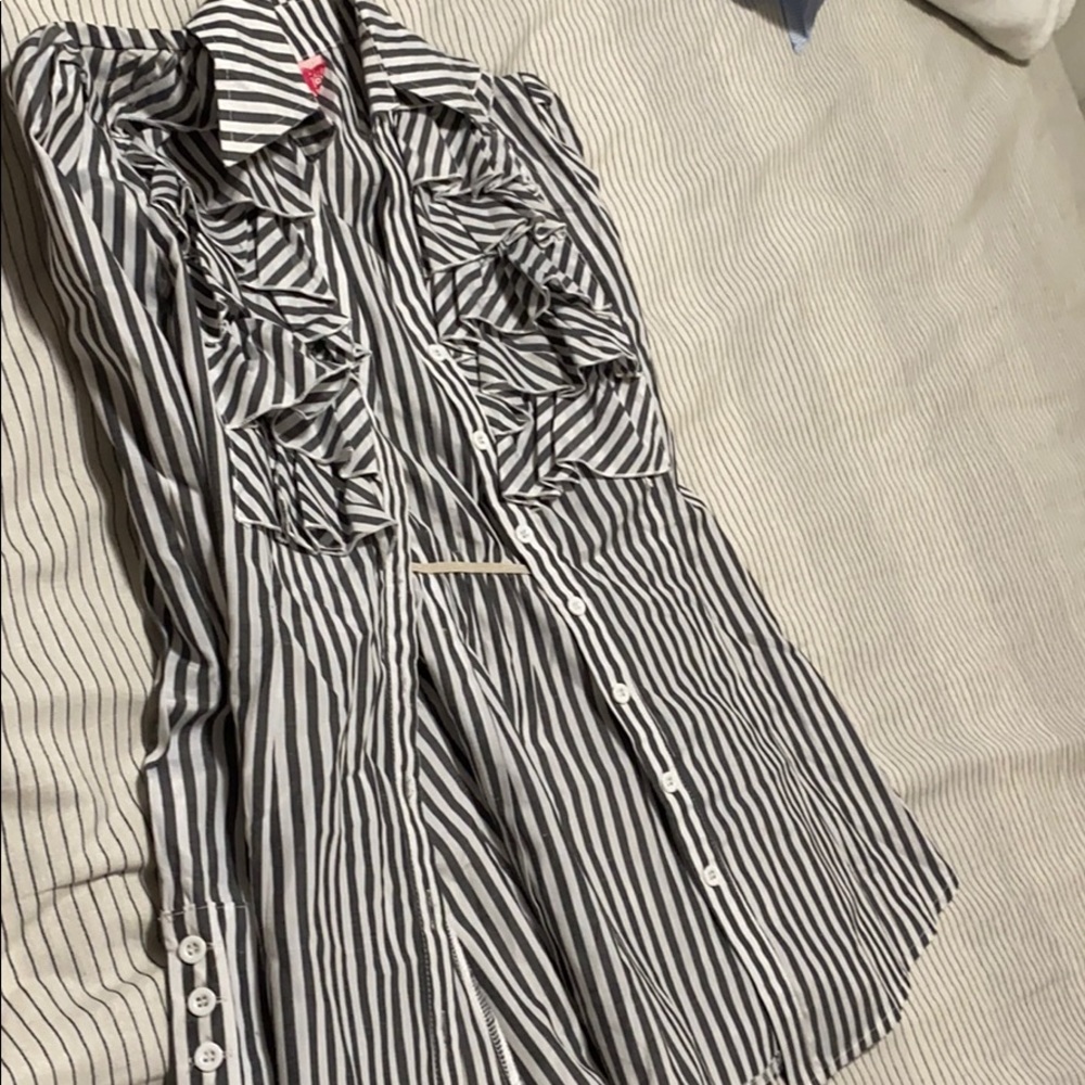 Beautiful blouse - Picture 3 of 9
